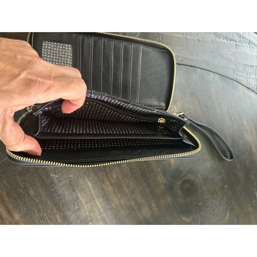 Madison West - Black Faux Leather Wristlet Wallet‎ Organizer with Gold  EUC